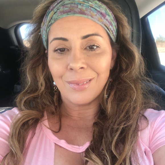 Meet your Posher, Tara - Picture 4 of 5